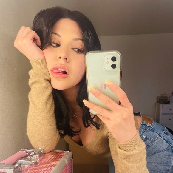 Meet your Posher, Yani - Picture 1 of 1